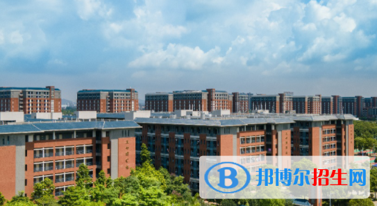 廣州新華學(xué)院是不是雙一流大學(xué)？