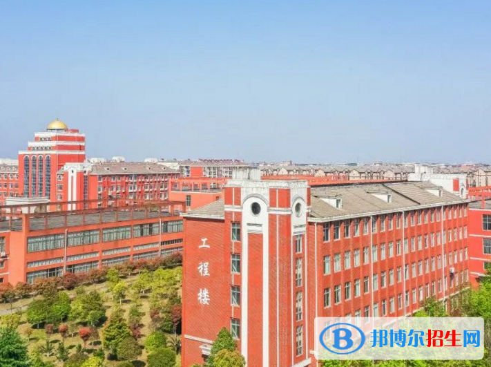 南昌職業(yè)大學是不是985大學？