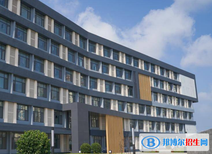 青島電影學(xué)院是不是雙一流大學(xué)？ 