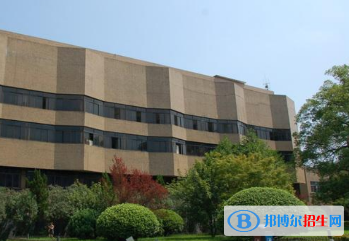 景德鎮(zhèn)藝術(shù)職業(yè)大學(xué)是不是雙一流大學(xué)？ 