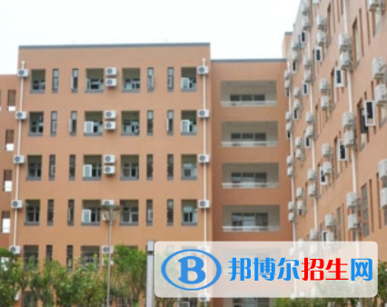 資陽(yáng)汽車科技職業(yè)學(xué)校地址在哪里，哪個(gè)地區(qū)，哪個(gè)城市?