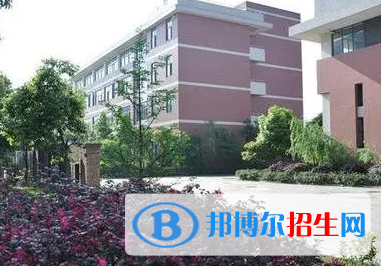 邛崍市技工學校地址在哪里，哪個地區(qū)，哪個城市?