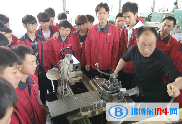 2023陜西漢江技工學(xué)校招生計(jì)劃 招生人數(shù)是多少(附要求、條件、對(duì)象)