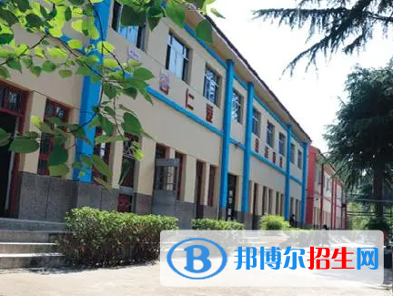 寶雞秦華職業(yè)技術(shù)學(xué)校地址在哪里，哪個(gè)地區(qū)，哪個(gè)城市?