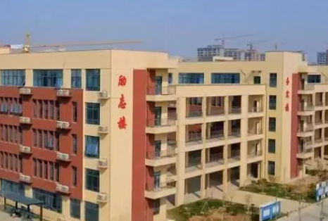 2023范縣職業(yè)技術(shù)學(xué)校多少錢 范縣職業(yè)技術(shù)學(xué)校各專業(yè)學(xué)費收費標(biāo)準(zhǔn)