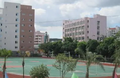 福建第二輕工業(yè)學(xué)校地址，乘車路線