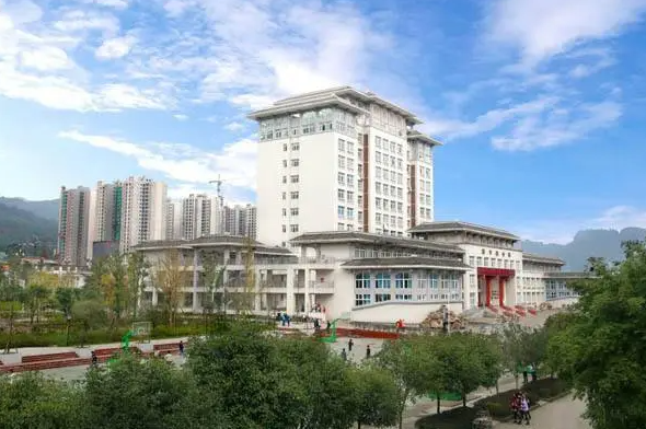 雅安航空工業(yè)聯(lián)合技工學(xué)校