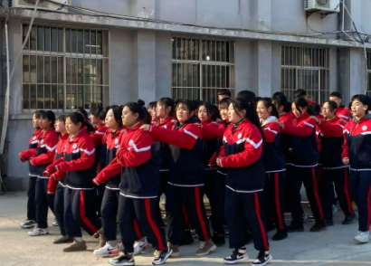 泰安市工商中等專業(yè)學(xué)校地址，乘車路線