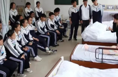 威海方正外國語學(xué)校地址，乘車路線