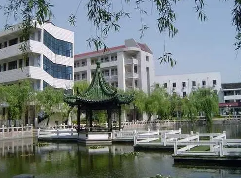 江陰市成化高級中學地址，乘車路線