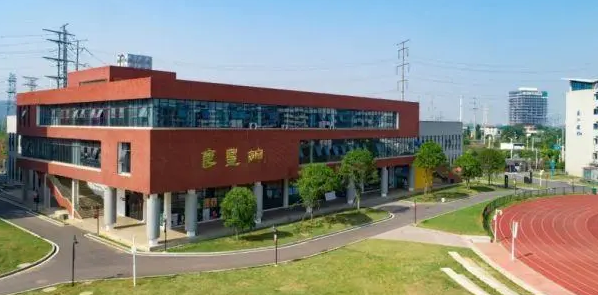湖南2023年女生上什么中專學校好