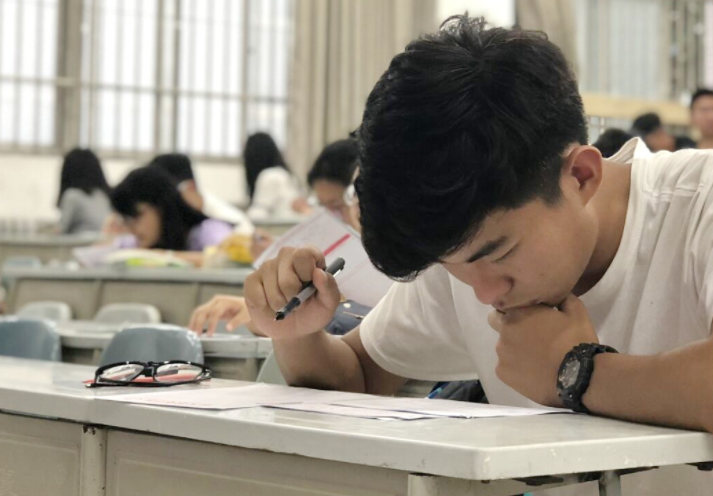 2023年新疆高考各批次上線人數(shù)是多少？