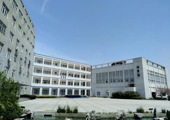 寧波市北侖區(qū)泰河中學地址，乘車路線