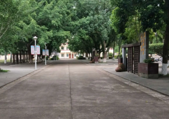 贛州工業(yè)職業(yè)中等專業(yè)學(xué)校【暑期交通安全再提醒】致學(xué)生及家長(zhǎng)的一封信