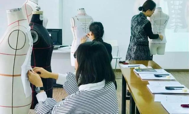 江西2024年中專有什么專業(yè)適合女孩子
