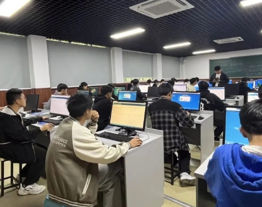 重慶機械電子技師學(xué)院網(wǎng)站網(wǎng)址主頁