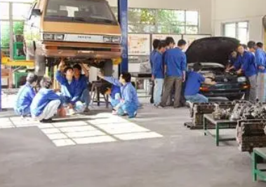 黑龍江2024年男孩子適合學的中專專業(yè)