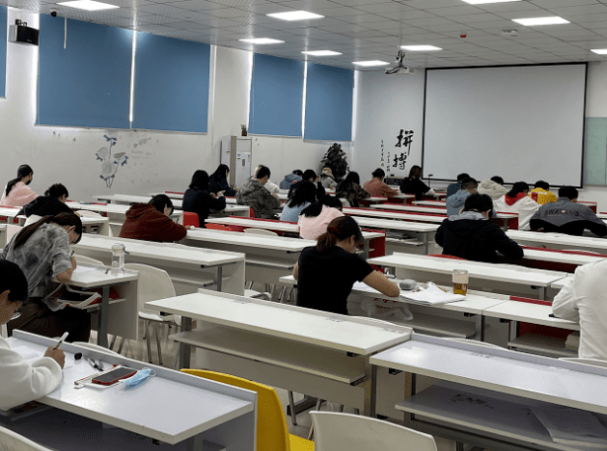 讀?？谱詈眠x什么專業(yè)？如何選擇單招專業(yè)