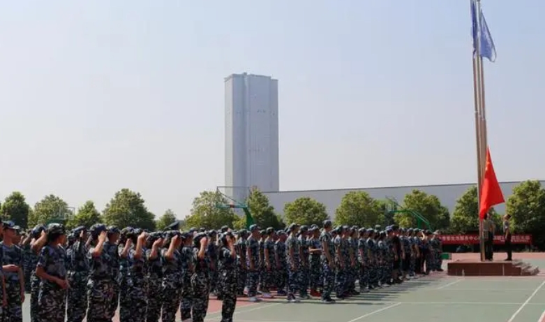 湖南2024年鐵路學校中專升大?？际裁? width=