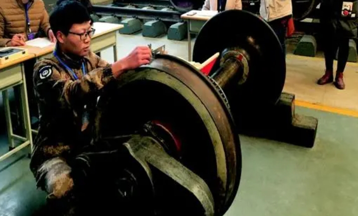 河南2024年鐵路學(xué)校都有哪些專業(yè)好