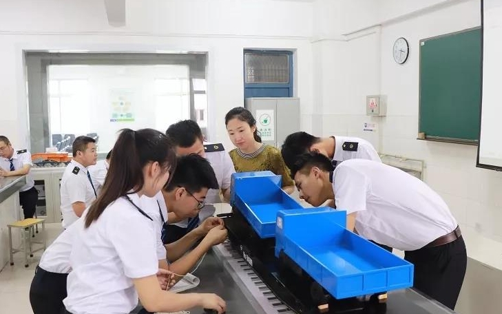 河南2024年鐵路學(xué)校有哪些專(zhuān)業(yè)適合男生