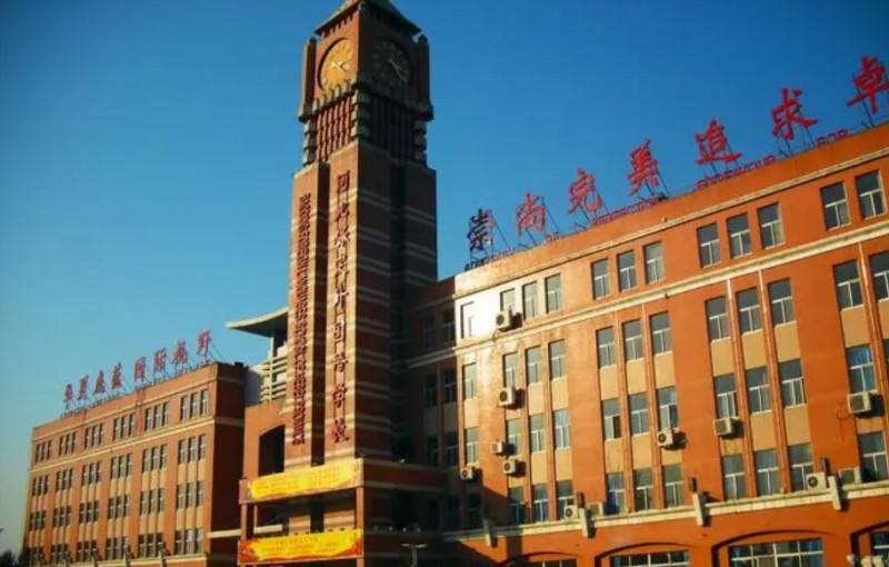 河北保定外國語學(xué)校地址，乘車路線