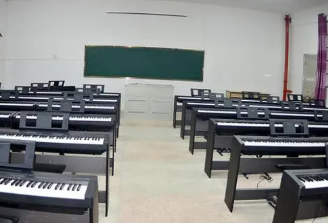 晨光映校園，照亮逐夢路 ——隨州技師學院舉行2025年高考動員會