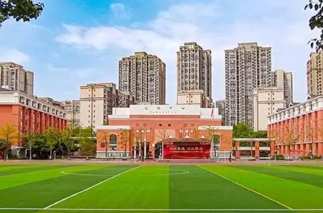 百悅成龍學(xué)校怎么樣、好不好