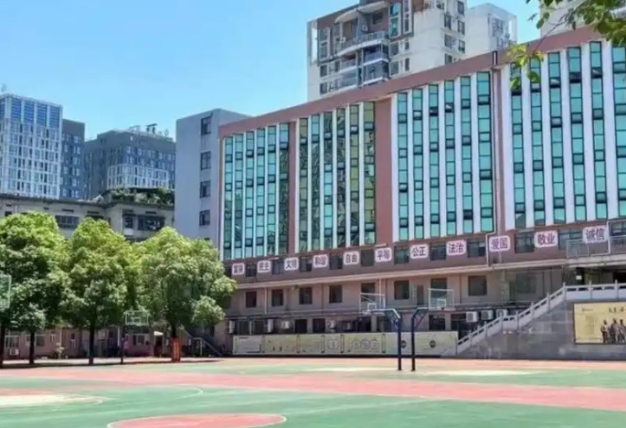 四川省都江堰市第四中學(xué)怎么樣、好不好